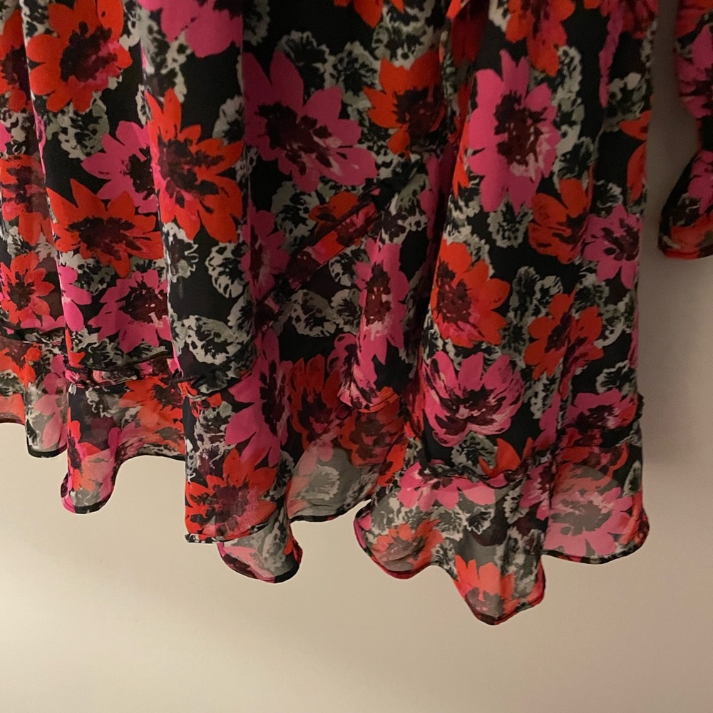 H&M size medium dress pink black red floral - Picture 7 of 11